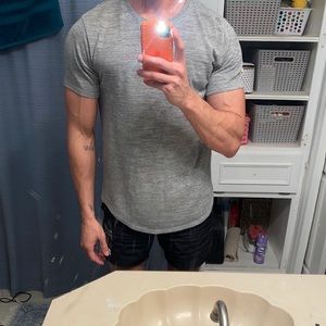 Heather grey tee